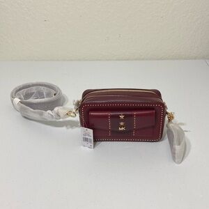 *NEW* Michael Kors crossbodies 32F8GF5M5Y